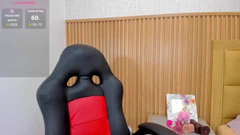 Snapshot of melissarouge chatting on November 21, 2025, 8:40 pm online show from November 21, 2025, 8:40 pm