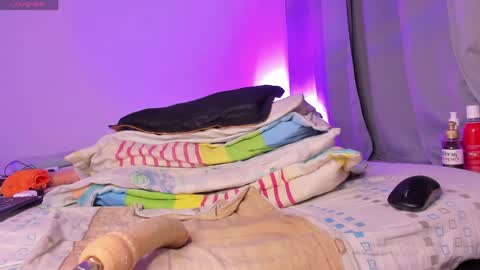 Snapshot of melizzalatincams2020 chatting on May 26, 2026, 2:24 pm Melizza online show from May 26, 2026, 2:24 pm