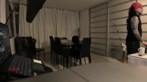 Snapshot of melkkor chatting on November 17, 2025, 11:10 pm Melkkor Independient Model online show from November 17, 2025, 11:10 pm