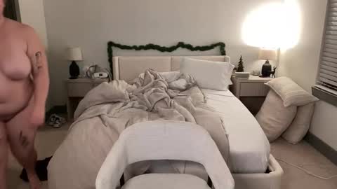 melkteeth online show from December 17, 2025, 12:27 am