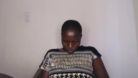 Snapshot of mellanin_pretty_ chatting on December 7, 2024, 11:29 am . online show from December 7, 2024, 11:29 am