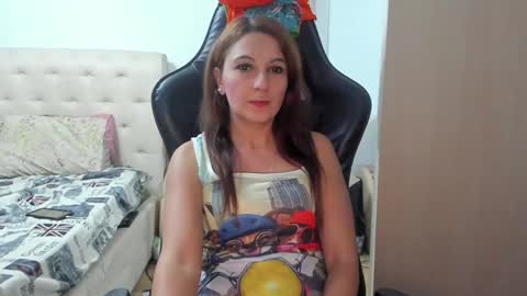 Snapshot of mellbell_ chatting on October 22, 2025, 6:51 pm MellyMell online show from October 22, 2025, 6:51 pm