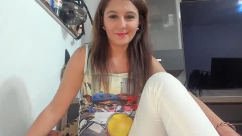 Snapshot of mellbell_ chatting on November 3, 2025, 7:48 pm MellyMell online show from November 3, 2025, 7:48 pm