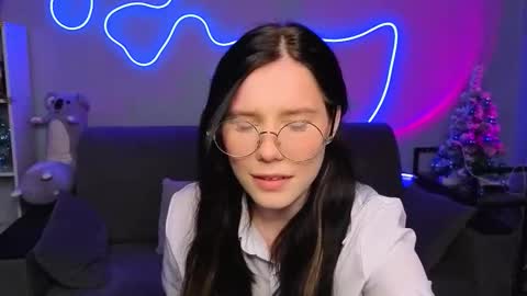 mellhyees online show from January 14, 2026, 5:40 pm