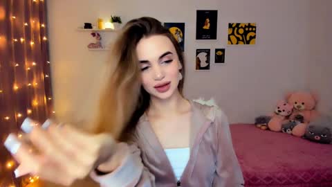 Snapshot of mellifluoustess chatting on December 10, 2024, 9:33 pm Tessa online show from December 10, 2024, 9:33 pm