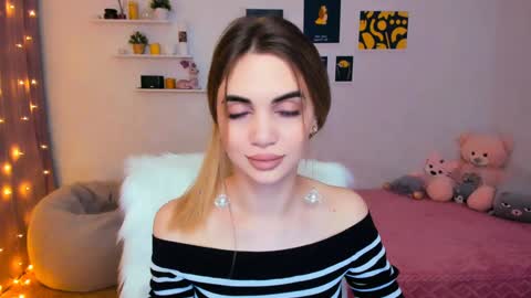 Snapshot of mellifluoustess chatting on January 16, 2025, 10:23 pm Tessa online show from January 16, 2025, 10:23 pm