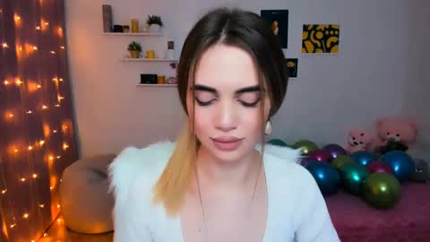 Snapshot of mellifluoustess chatting on February 13, 2025, 4:22 am Tessa online show from February 13, 2025, 4:22 am