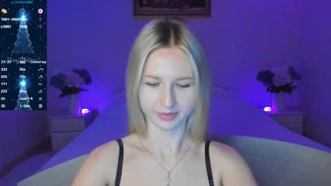 Mellina online show from December 15, 2025, 7:40 pm