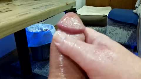 mellomike online show from April 3, 2026, 5:00 pm