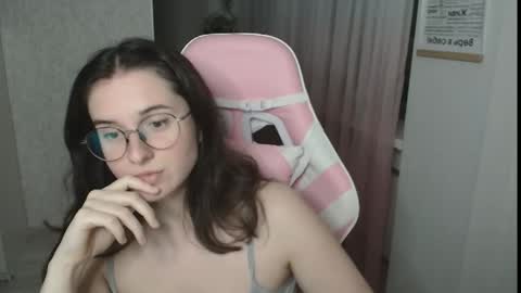 Snapshot of mellonmayre chatting on June 1, 2026, 8:43 pm mellonmayre online show from June 1, 2026, 8:43 pm