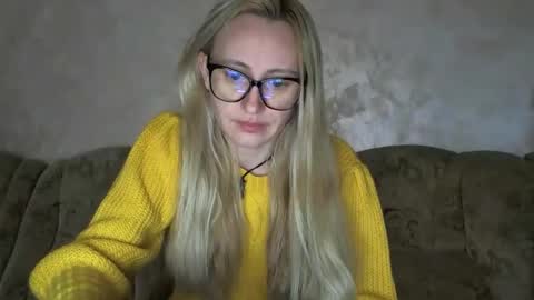 Melly online show from December 22, 2025, 7:38 am