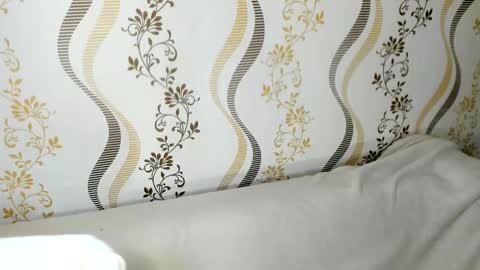 MelMooon online show from November 6, 2025, 1:45 pm