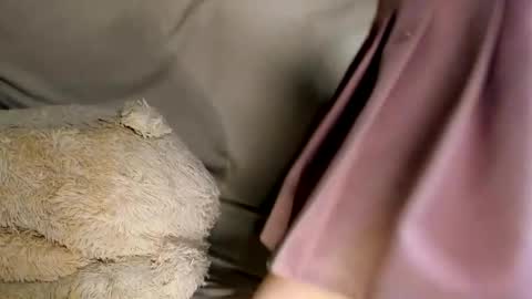 MelMooon online show from March 26, 2026, 7:52 pm