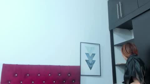 Snapshot of meloddy_megann chatting on December 16, 2025, 11:04 am Melody online show from December 16, 2025, 11:04 am