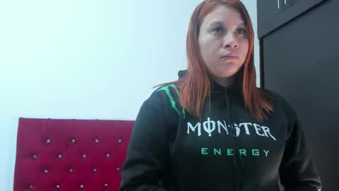 Snapshot of meloddy_megann chatting on December 17, 2025, 11:16 am Melody online show from December 17, 2025, 11:16 am