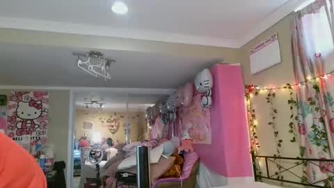 Snapshot of melody69lynn chatting on December 17, 2025, 6:36 pm Melody Moral Lynn online show from December 17, 2025, 6:36 pm