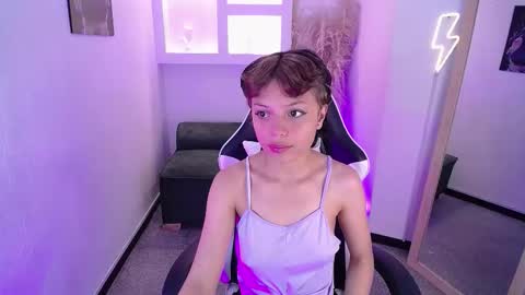 Snapshot of melody701583as chatting on January 14, 2026, 12:33 pm melody701583as online show from January 14, 2026, 12:33 pm