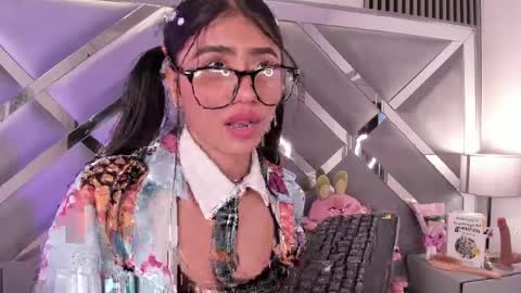 mel  online show from April 6, 2026, 8:54 pm