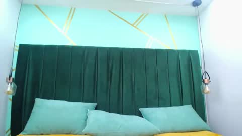 melody_kener online show from February 21, 2025, 2:50 am