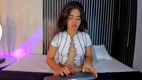 Snapshot of melody_phillips2 chatting on February 14, 2026, 4:53 am melody phillips online show from February 14, 2026, 4:53 am