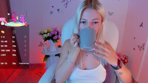 Snapshot of melody_starr chatting on June 6, 2026, 11:26 am melody_starr online show from June 6, 2026, 11:26 am