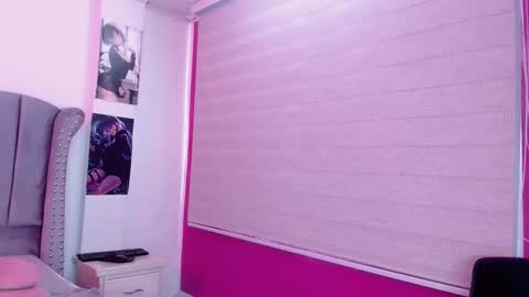 Snapshot of melody_toy chatting on September 23, 2025, 8:12 pm melody online show from September 23, 2025, 8:12 pm