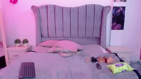 Snapshot of melody_toy chatting on November 19, 2025, 10:21 pm melody online show from November 19, 2025, 10:21 pm