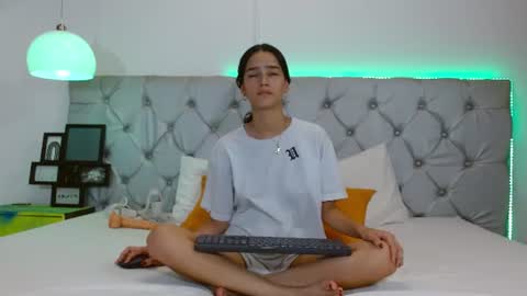 Snapshot of melodymansson chatting on June 30, 2026, 7:15 pm Luisa Castro online show from June 30, 2026, 7:15 pm