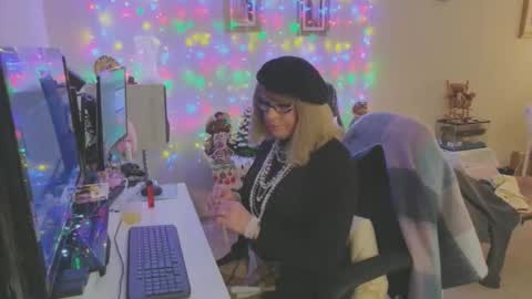 Melody online show from December 21, 2025, 11:56 pm