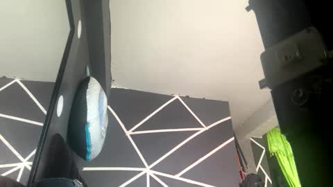 melodysnow online show from December 16, 2025, 6:35 pm