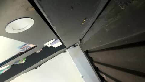 melodysnow online show from December 17, 2025, 6:14 pm