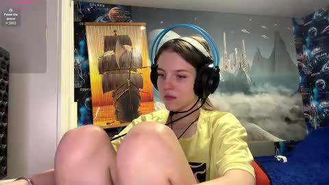 Hi Im Aria 18 years old online show from December 15, 2025, 3:38 pm