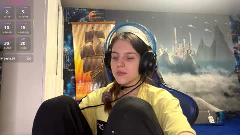 Hi Im Aria 18 years old online show from March 12, 2026, 1:28 pm