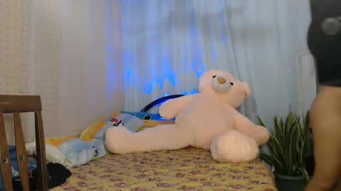 Snapshot of meloxxx87 chatting on February 22, 2025, 9:01 am cassy online show from February 22, 2025, 9:01 am