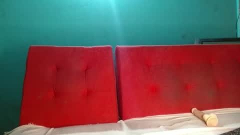 mely tomson online show from April 7, 2026, 3:51 am