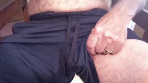 Mimis man online show from February 14, 2026, 6:59 pm