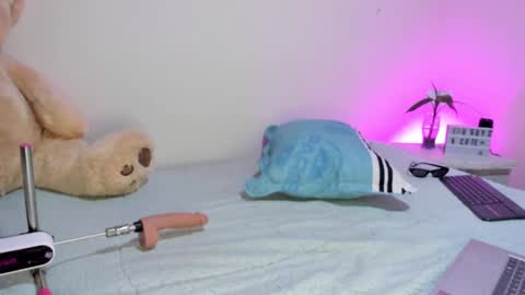 Menca of your love online show from January 3, 2025, 6:22 am