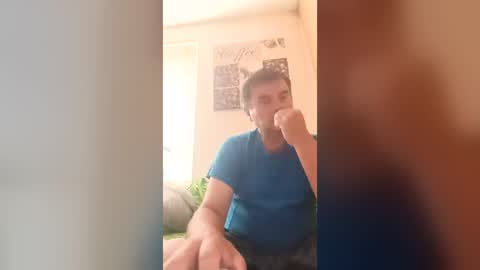 Snapshot of menlav72 chatting on June 27, 2026, 2:23 pm menlav72 online show from June 27, 2026, 2:23 pm