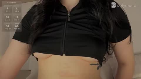 menndi online show from October 31, 2025, 10:05 am