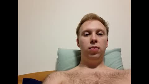 Snapshot of meow732 chatting on November 6, 2025, 12:22 am meow732 online show from November 6, 2025, 12:22 am