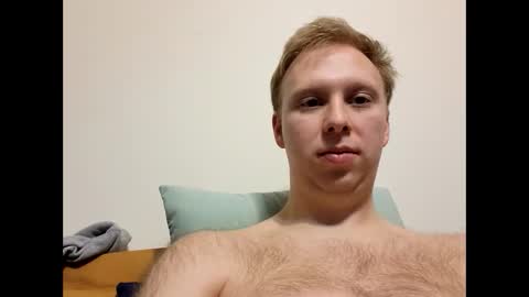 Snapshot of meow732 chatting on November 19, 2025, 12:43 am meow732 online show from November 19, 2025, 12:43 am