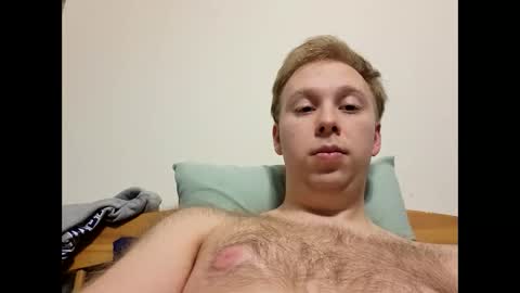 Snapshot of meow732 chatting on November 22, 2025, 2:32 am meow732 online show from November 22, 2025, 2:32 am