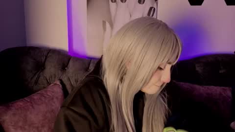 Snapshot of meow_boo chatting on February 23, 2026, 2:14 pm Aruz online show from February 23, 2026, 2:14 pm