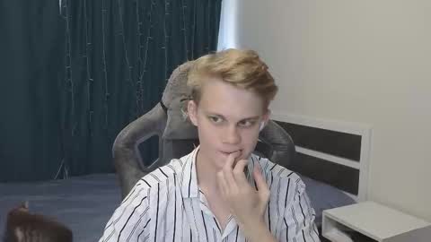 Mickey online show from October 19, 2025, 8:26 am