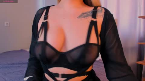 Snapshot of meow_rinnie chatting on January 21, 2025, 8:19 am My links --- online show from January 21, 2025, 8:19 am