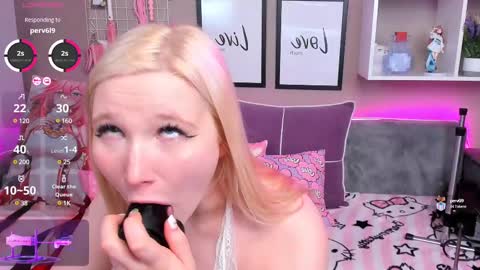 Snapshot of meowkakitty chatting on March 4, 2025, 9:40 am MeowkaKitty online show from March 4, 2025, 9:40 am