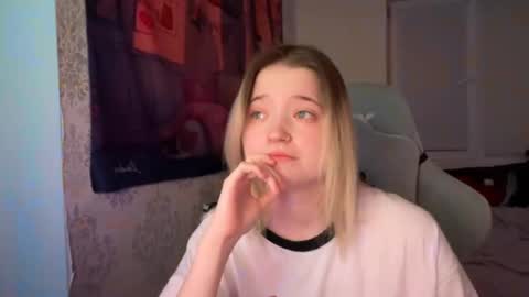 Snapshot of meowki4 chatting on December 31, 2024, 10:45 pm meowme online show from December 31, 2024, 10:45 pm