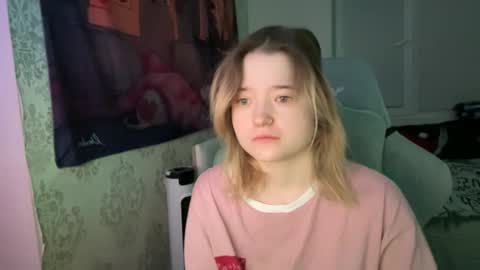 Snapshot of meowki4 chatting on January 1, 2025, 9:09 pm meowme online show from January 1, 2025, 9:09 pm