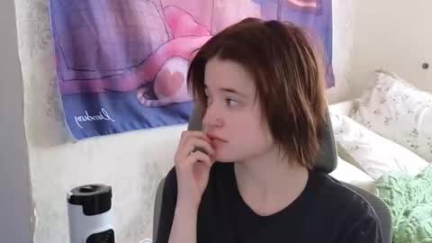 Snapshot of meowki4 chatting on October 7, 2025, 7:05 am meowme online show from October 7, 2025, 7:05 am