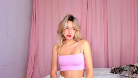 Lilu online show from November 13, 2025, 3:27 am